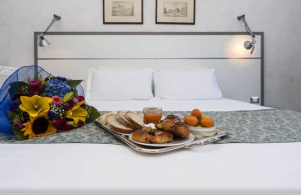 Standard Double or Twin Room photo 3