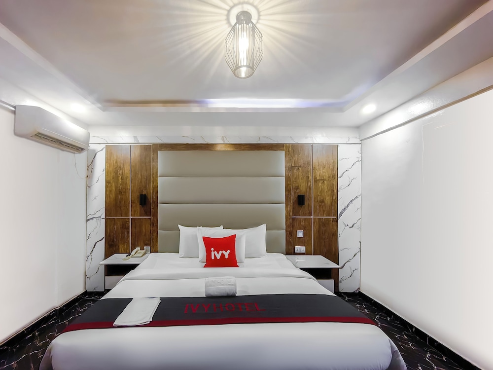 Superior Suite, City View