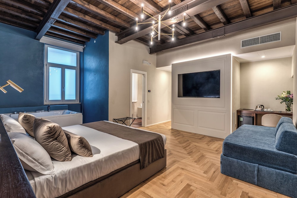 Quadruple room with whirlpool tub on the fourth floor in the separate building
