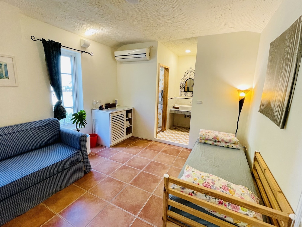 Elite Triple Room, Mountain View photo 3