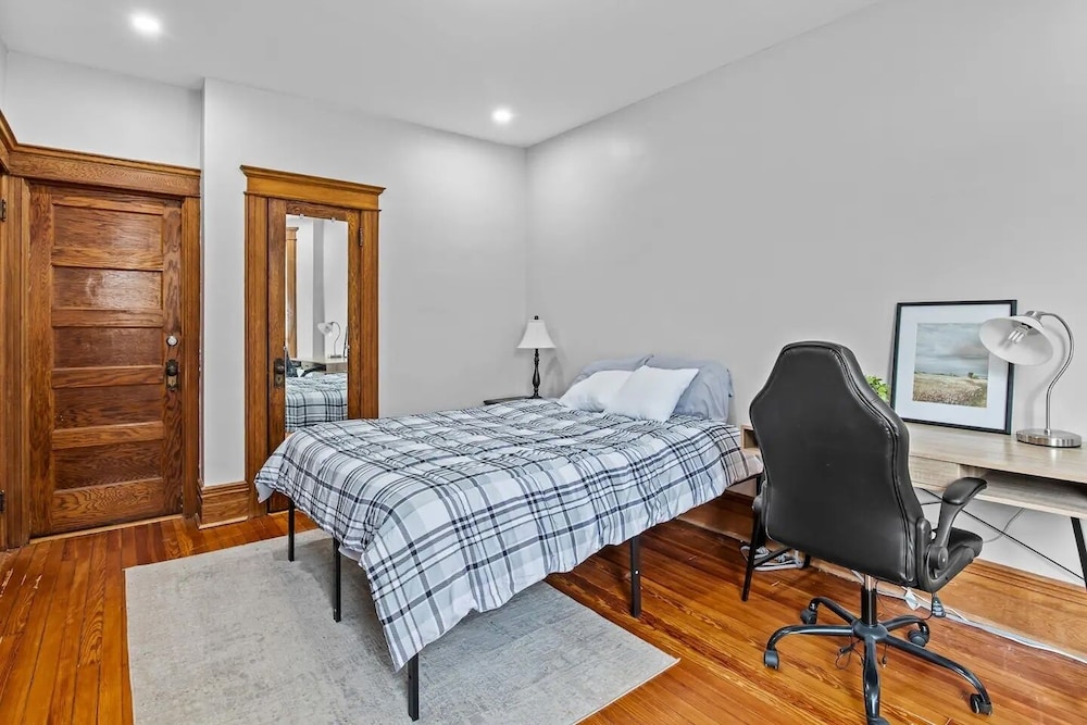Comfort Apartment, 5 Bedrooms, Patio photo 1