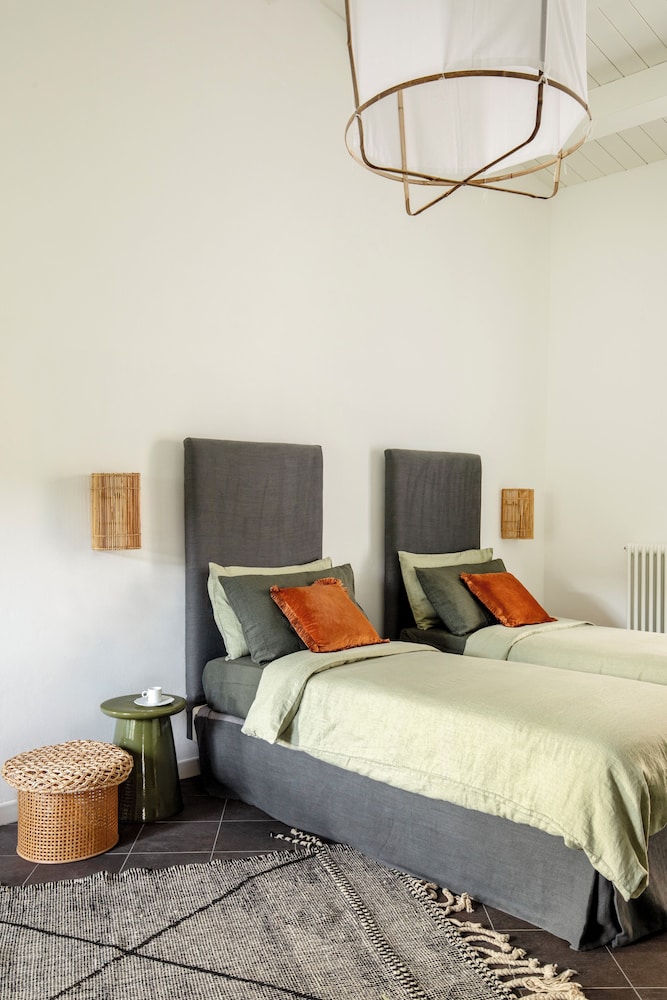 Comfort Room photo 2
