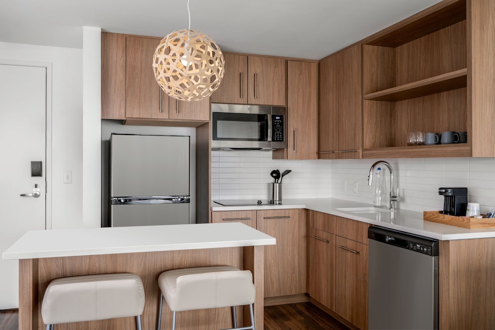 Suite, 1 Bedroom - Photo 5