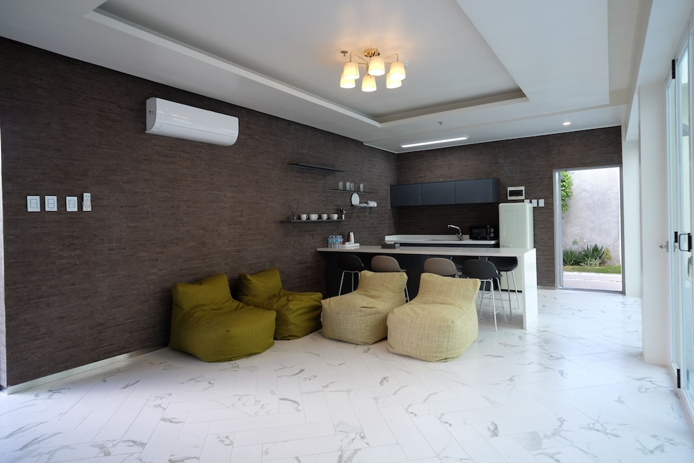 Premium Villa photo 2