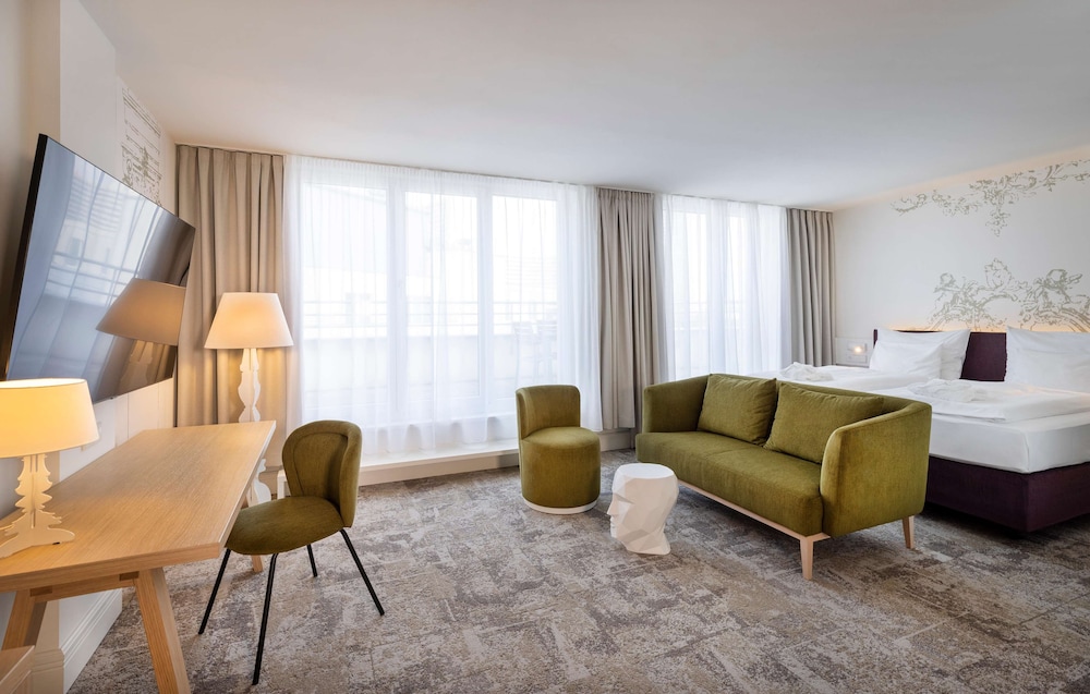 Junior Suite (Deluxe)