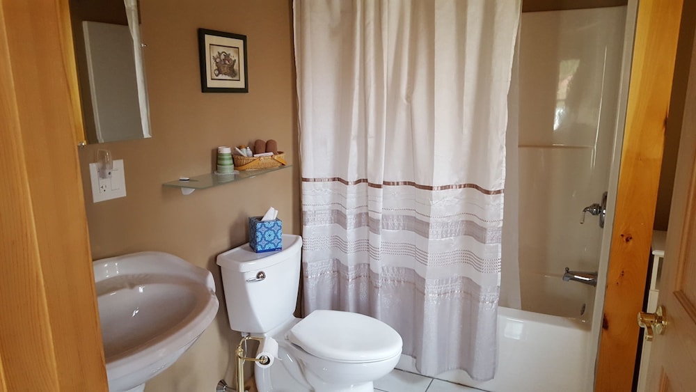 Bryant Pond Room photo 2