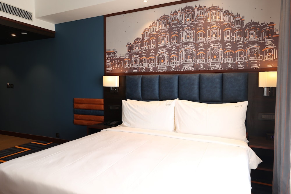 Suite, 1 King Bed
