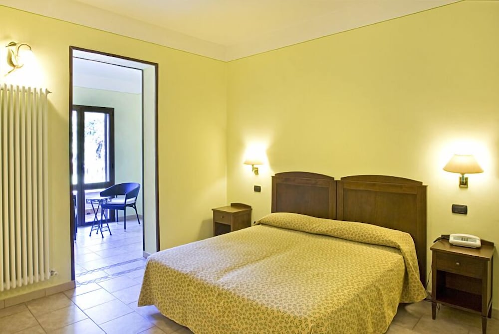 Double or Twin Room photo 1
