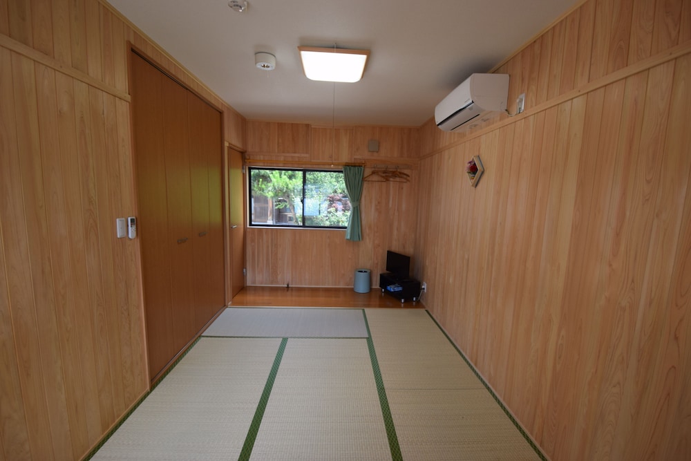 Superior Japanese Style Room photo 3