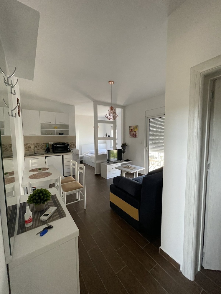 Standard Apartment photo 3