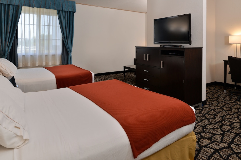 Suite, 1 Bedroom (2 Queen, Sofa Bed) - Photo 2
