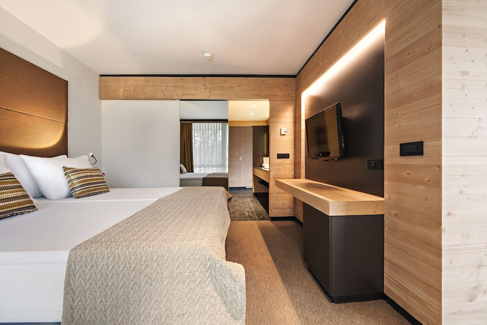 Premium Suite, Balcony, Lake View - Photo 4