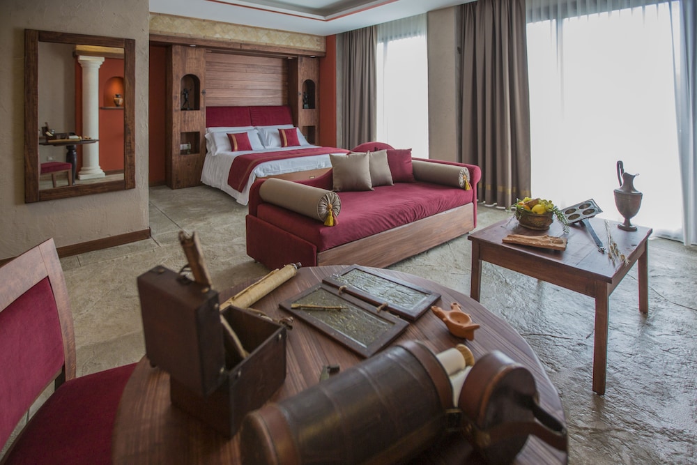Deluxe Suite photo 2