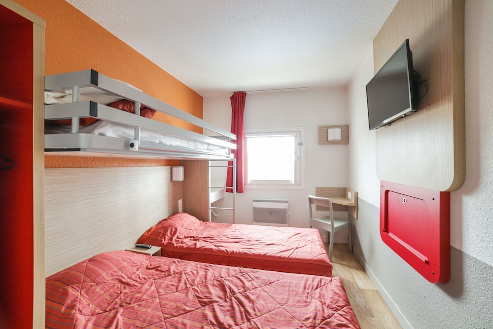 Standard Room, Multiple Beds photo 2