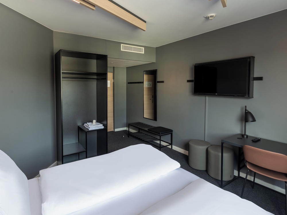 Premium Double Room - Photo 8