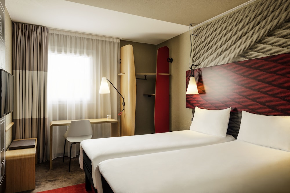 Standard Room, 2 Twin Beds - Photo 1