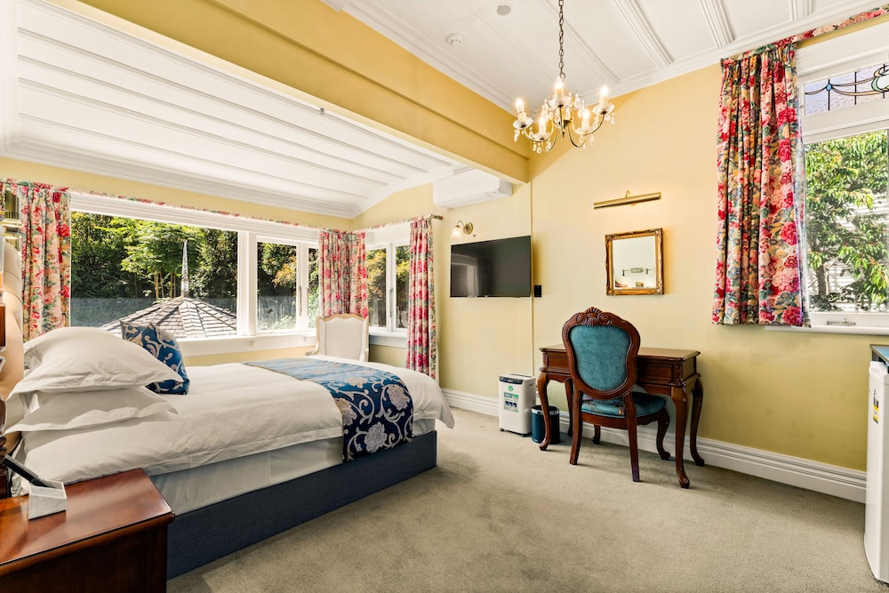 Comfort Single Room, 1 Queen Bed