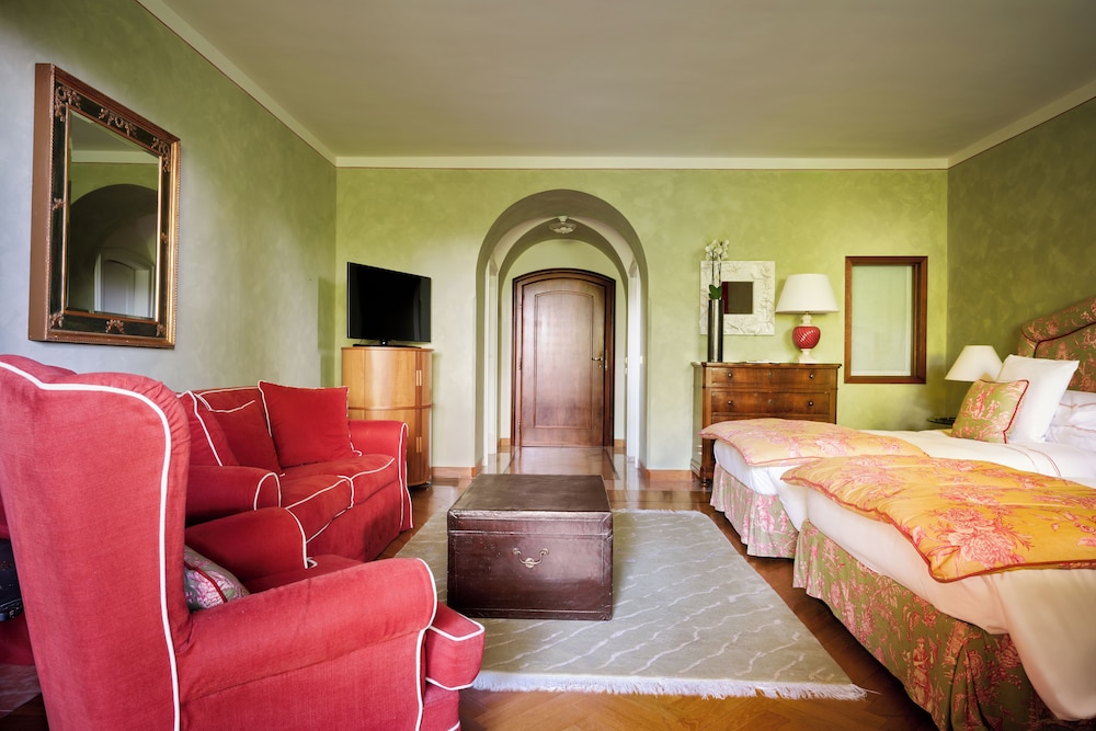 Premium Twin Room photo 2