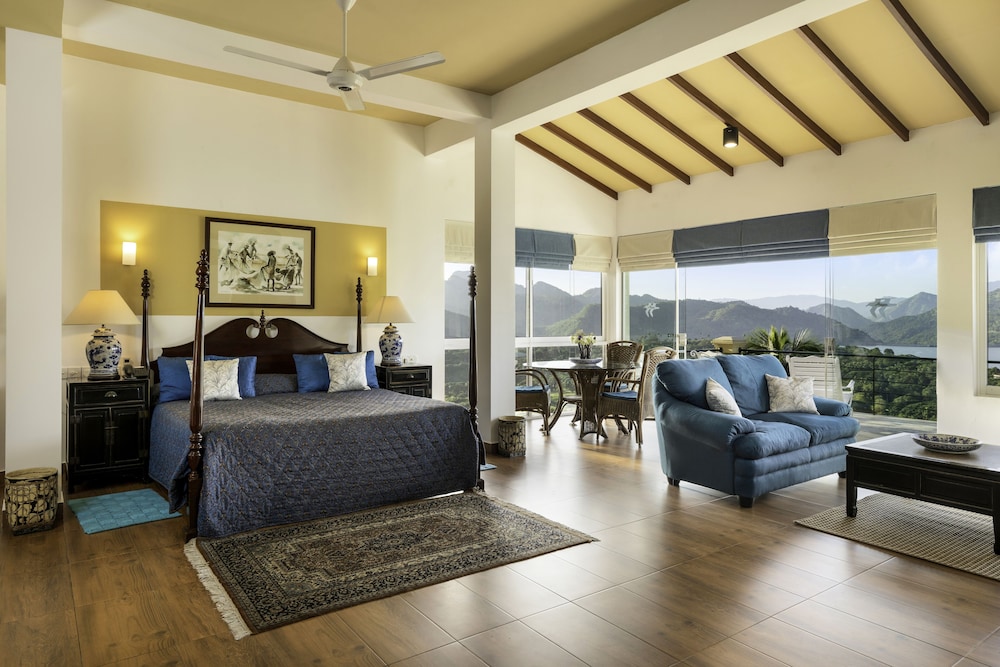 The Royal Albatross Suite
