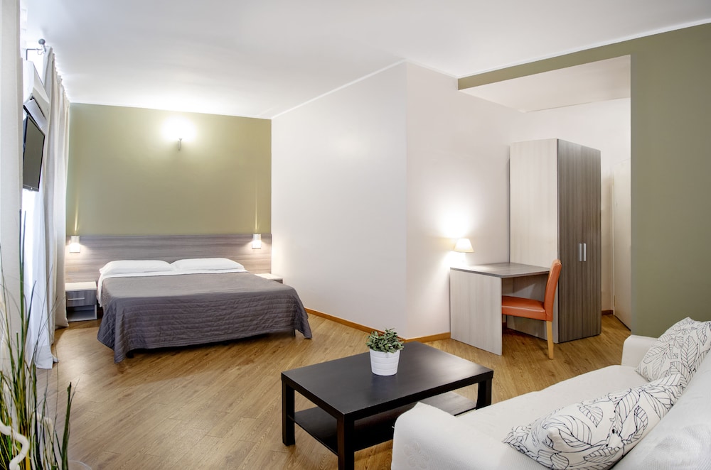Executive Double Room Single Use photo 3