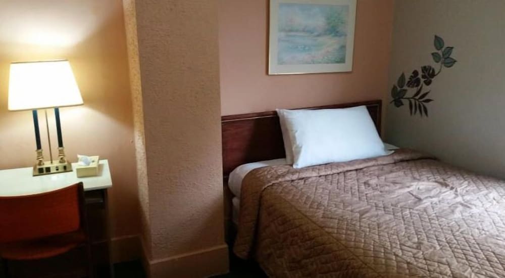 Standard Room, 1 Double Bed (Shared Bathroom) photo 1