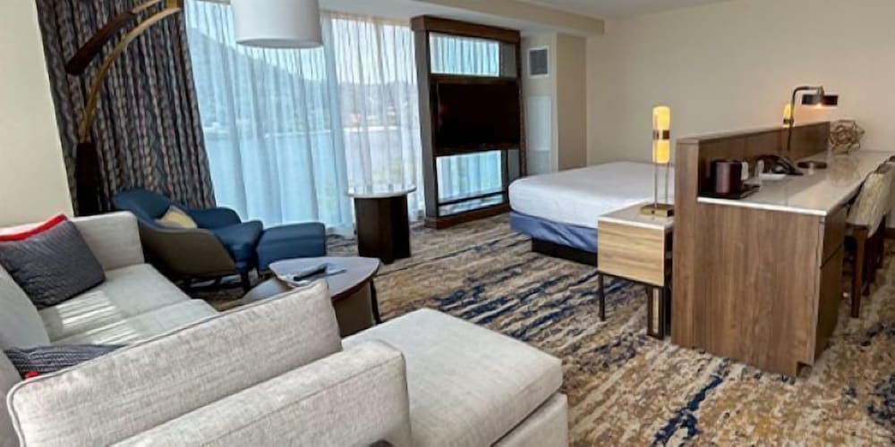Signature Suite, Corner photo 3