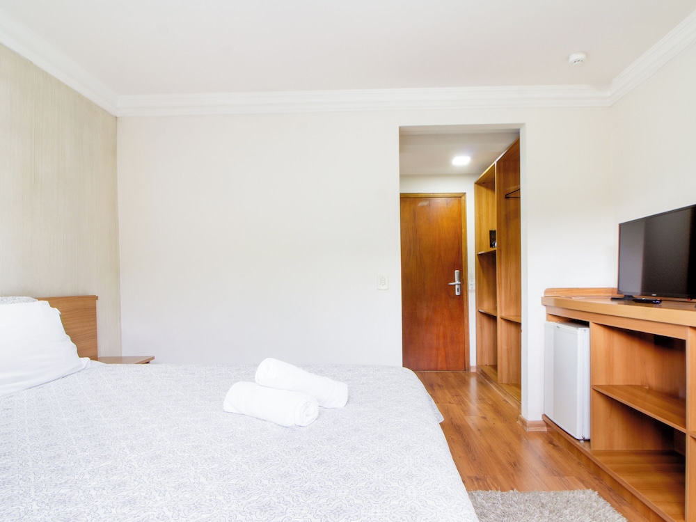 Deluxe Room - Photo 3