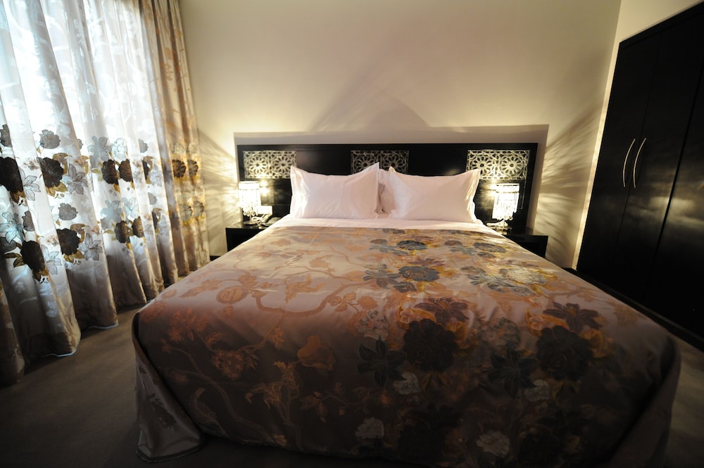 Deluxe Suite photo 2