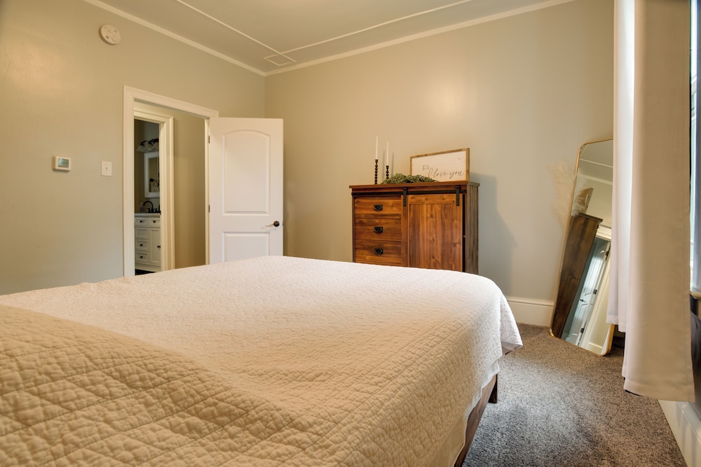 House (6 Bedrooms) photo 1