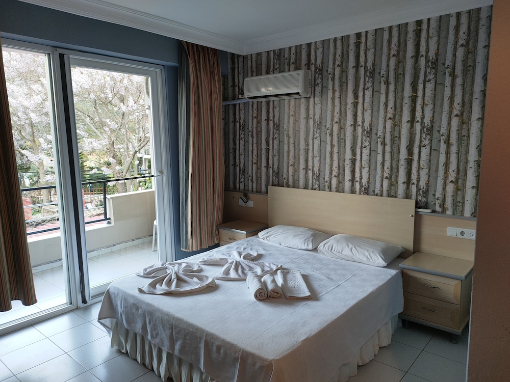 Standard Triple Room photo 3
