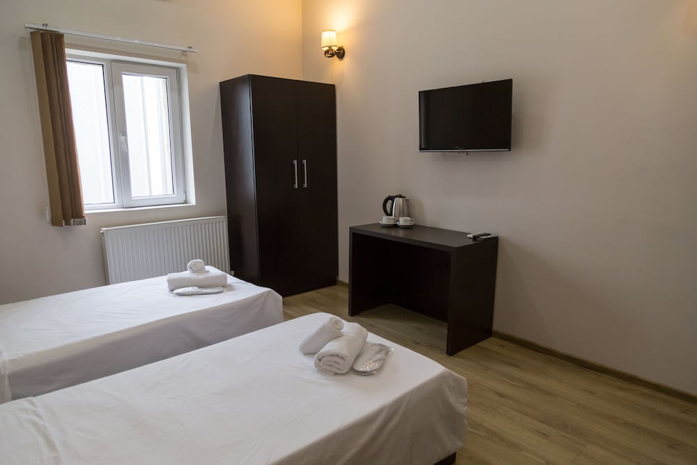 Basic Double Or Twin Room photo 2