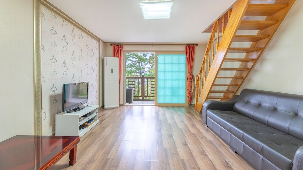 Basic Room, 1 Bedroom (A3)