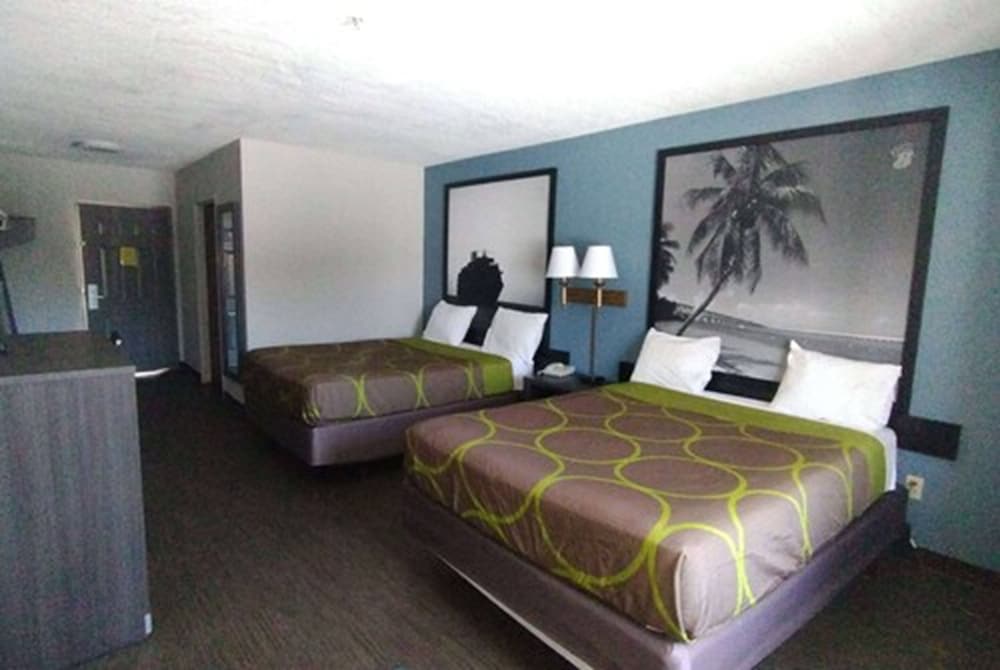 Standard Room, 2 Queen Beds - Photo 1