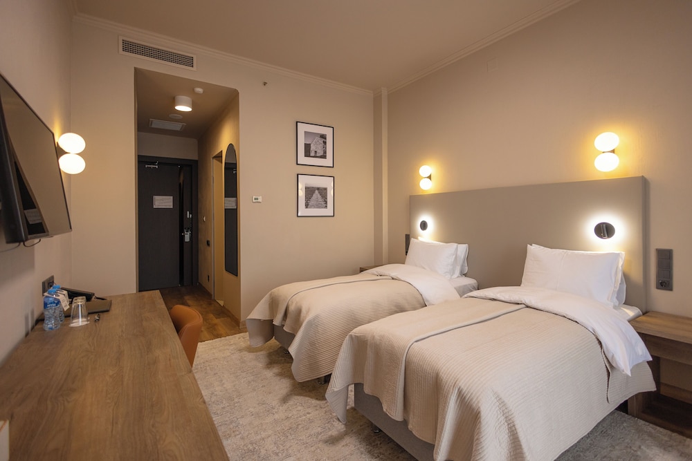 Standard Double or Twin Room photo 2