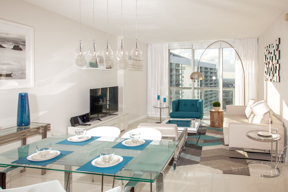 Boutique Apart, 1 King & Sofa Bed, Sauna, River/City Views, Balcony2603