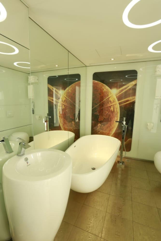 Deluxe Suite - Photo 2