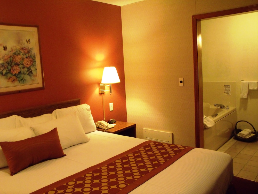 Suite, 1 King Bed, Non Smoking (Jacuzzi) - Photo 2
