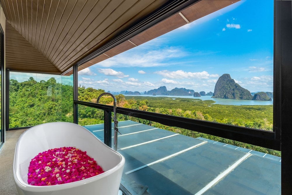 Panoramic Room, 1 King Bed, Bathtub, Sea View