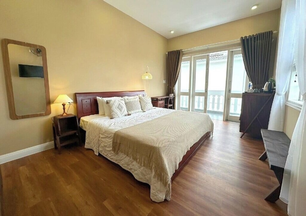 Classic Twin Room