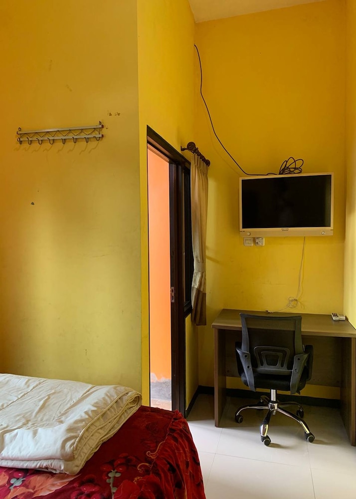 Twin Room - Photo 6