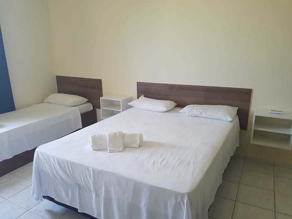 Standard Twin Room - Photo 3