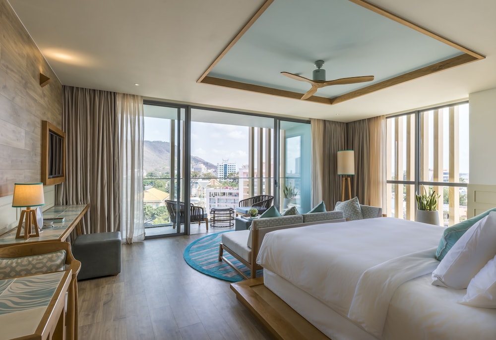 Fusion Suite King Bed Sea View