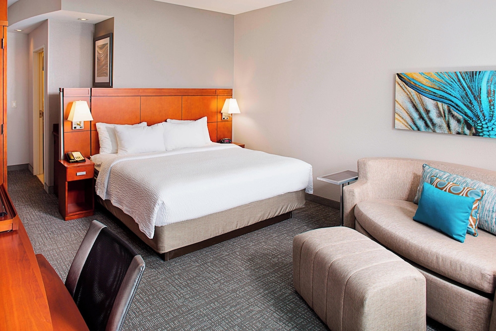 Room, 2 Queen Beds (Mobility/Hearing Accessible, Tub)