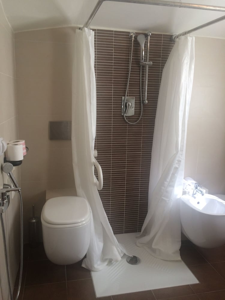 Classic Triple Room - Photo 8