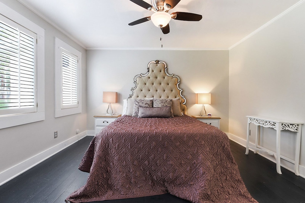 Executive Room, 1 Queen Bed (Mardi Gras) photo 1