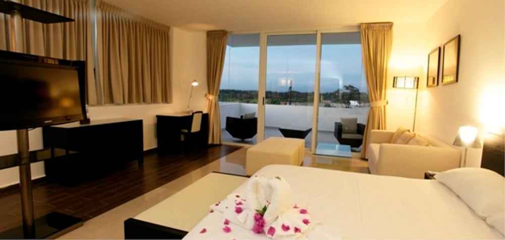 Luxury Double or Twin Room, 2 Double Beds (Access to the saltwater pool) - Photo 2