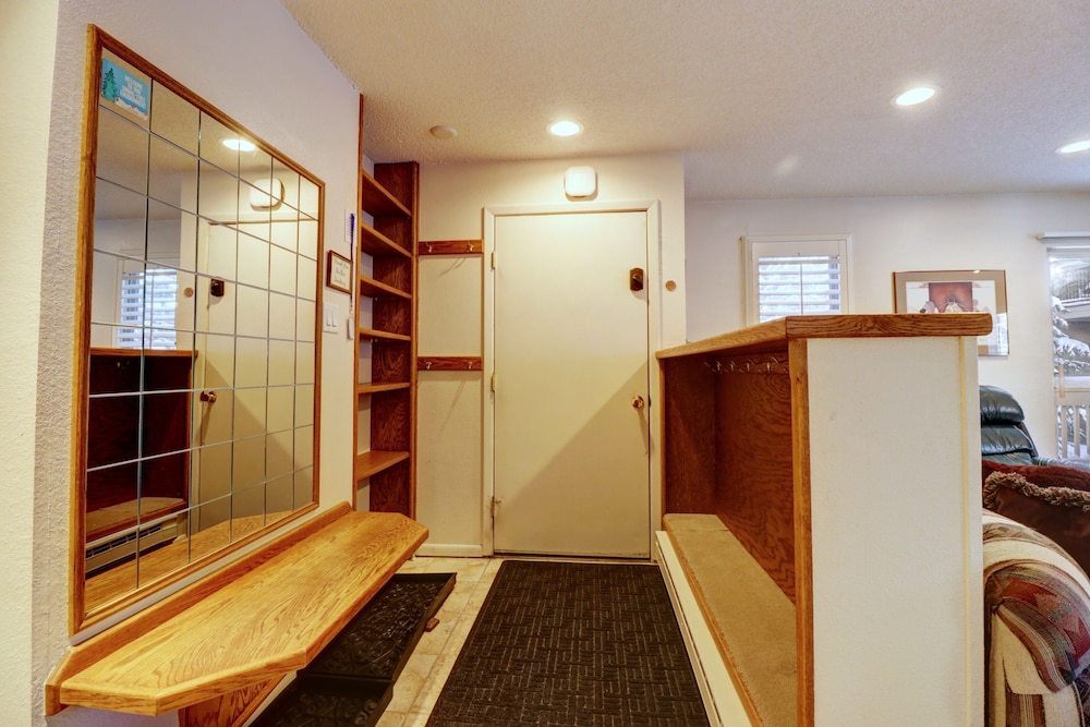 Condo, 2 Bedrooms photo 3