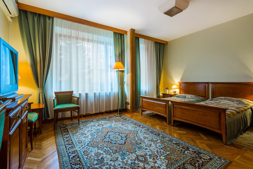 Deluxe Twin Room photo 2