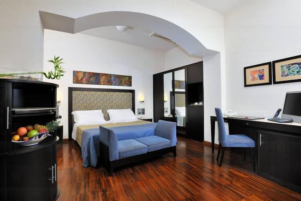 Executive Room photo 2
