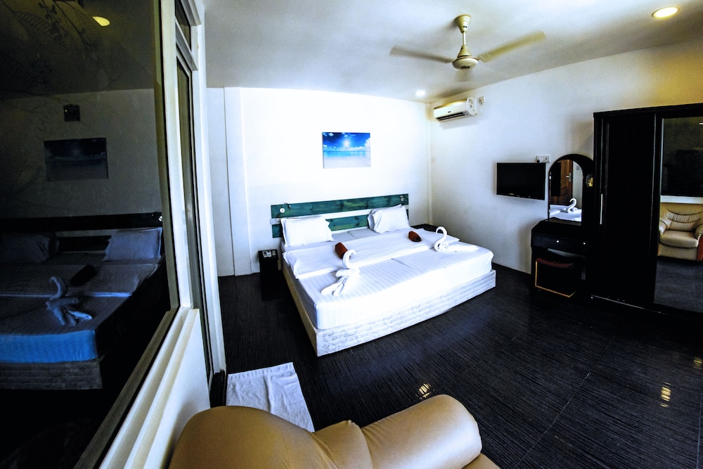Superior Single Room, 1 Bedroom, Balcony, Sea View photo 2